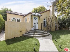 Building Photo - 901 N Spaulding Ave