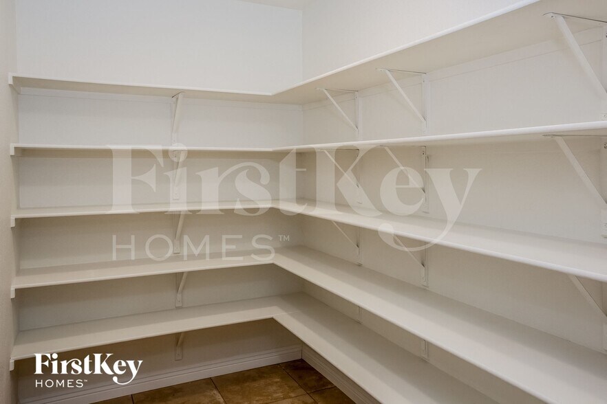 Building Photo - 4913 W Cherokee Run Ct