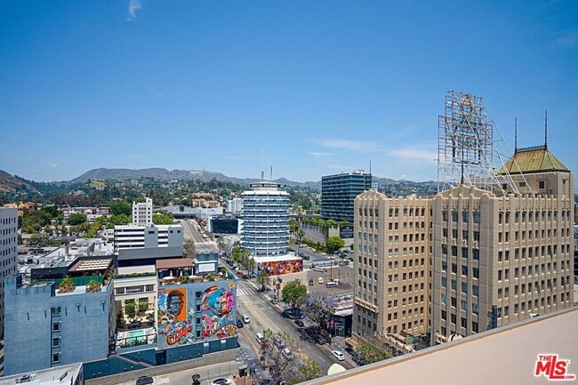 Building Photo - 1645 Vine St