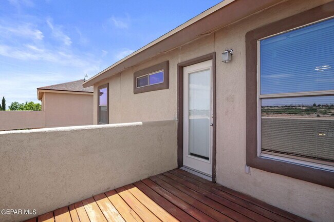 Building Photo - 10822 Elise St