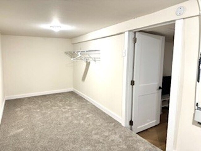 Building Photo - 705 W Olin Ave