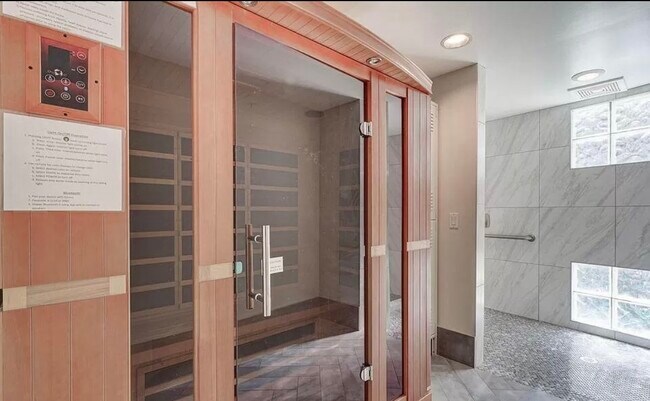 Building Photo - 1701 E Colter St