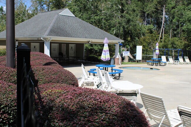 Building Photo - 812 Herrington Dr