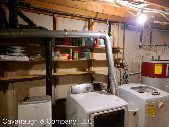 Building Photo - 3 br, 1.5 bath House - 890 Long Hill Road