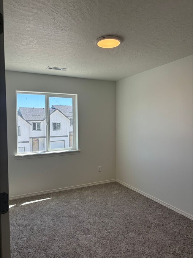Building Photo - 3670 S Roosevelt Pl
