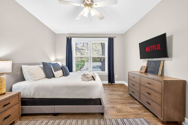 Building Photo - 1826 Beachway Ln