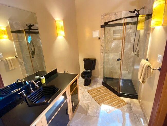 Building Photo - 630 E Kuiaha Rd