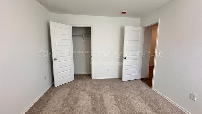 Building Photo - 16201 Harvester Dr