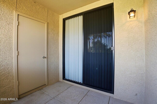 Building Photo - 4925 E Desert Cove Ave