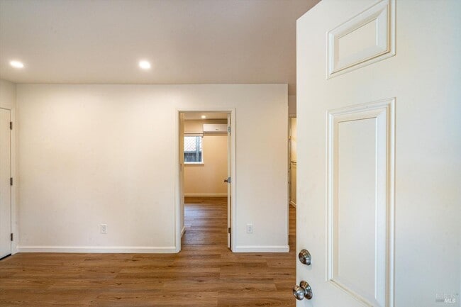 Building Photo - 310 Boyce St