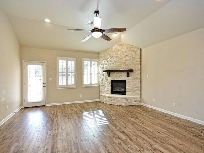 Building Photo - 2216 Lookout Range Dr