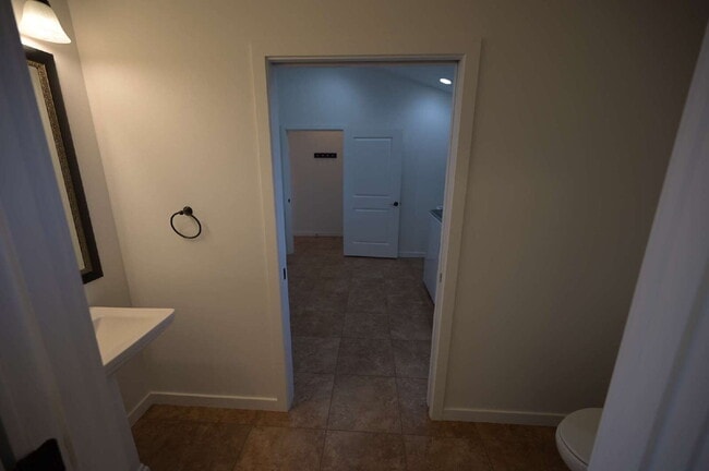 Building Photo - Modern & comfortable home in a country setting on 1 acre in Sequim