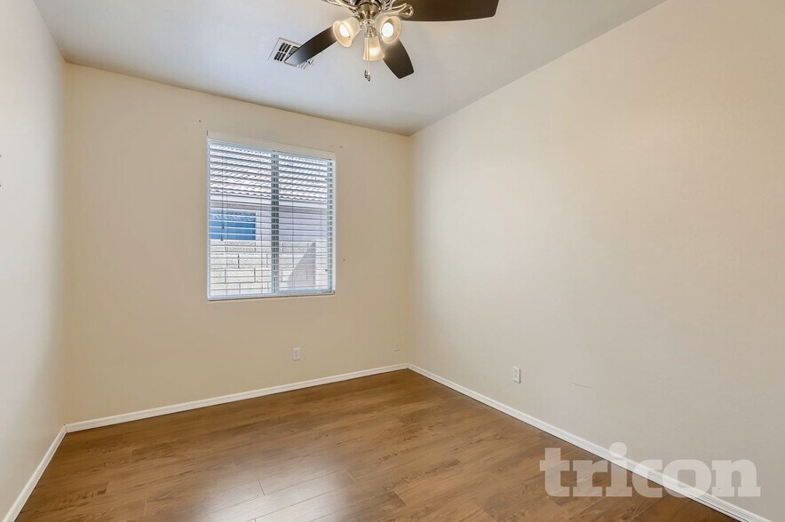 Building Photo - 6608 S 45th Ln