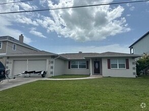 Building Photo - Five Bedroom Waterfront Home For Rent