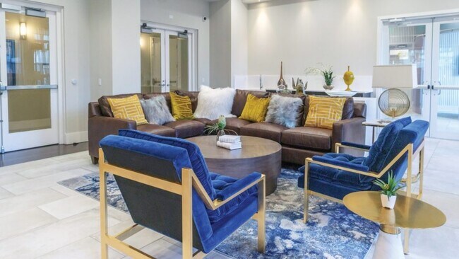 Building Photo - 120 NE 4th St