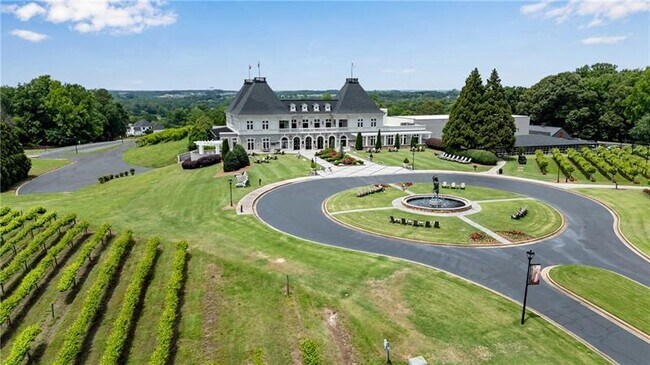 Building Photo - 5861 Yoshino Cherry Ln NE