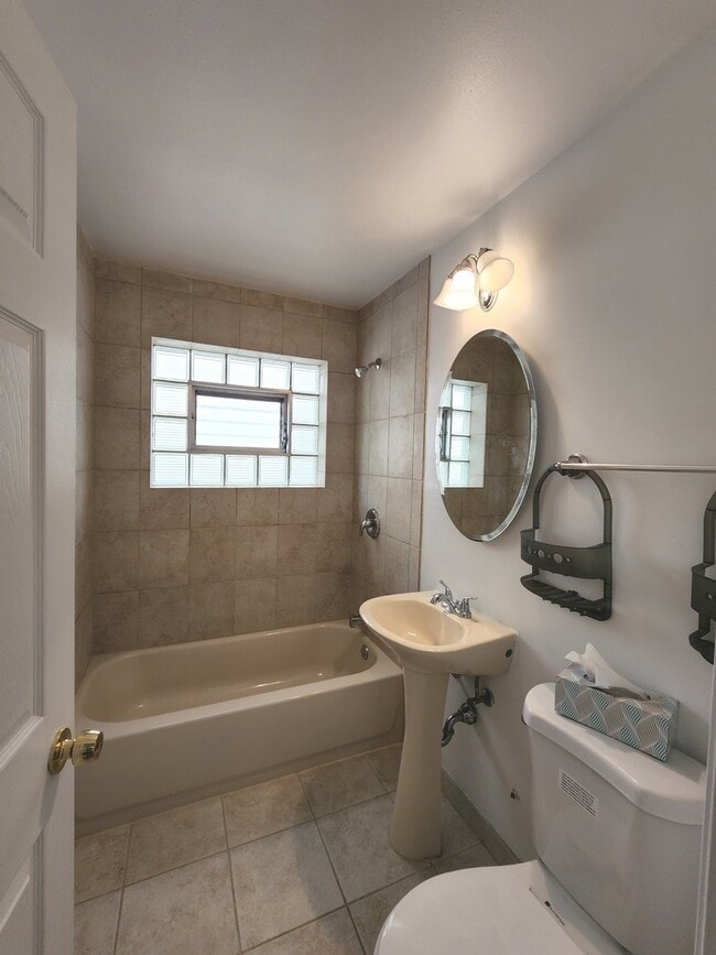 Building Photo - 8847 La Crosse Ave