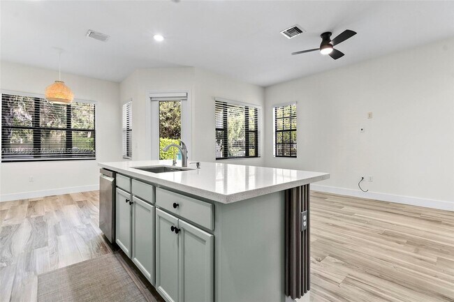 Building Photo - 115 SW 127th Terrace