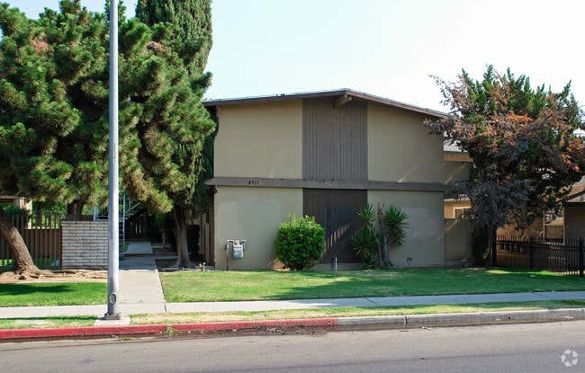 Building Photo - 4705 E McKinley Ave