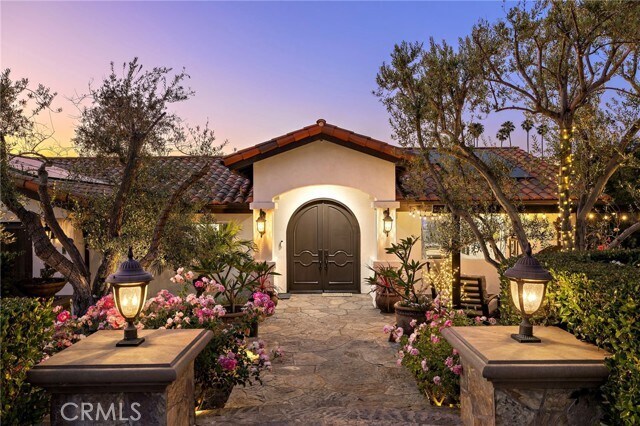 Building Photo - 449 Avenida Crespi