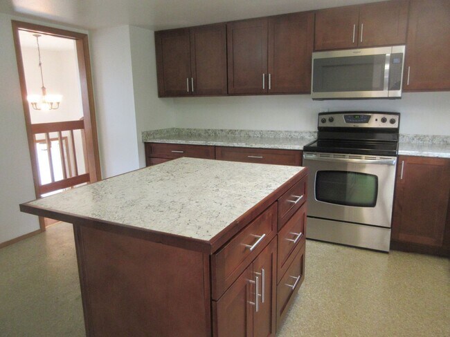 Building Photo - 3bd/2ba Renton Home