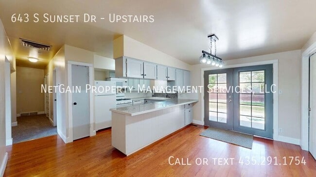 Building Photo - 643 S Sunset Dr