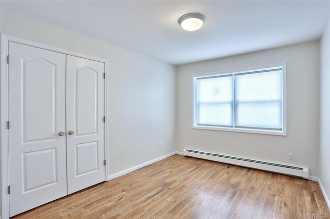 Building Photo - 160 Saddle River Rd