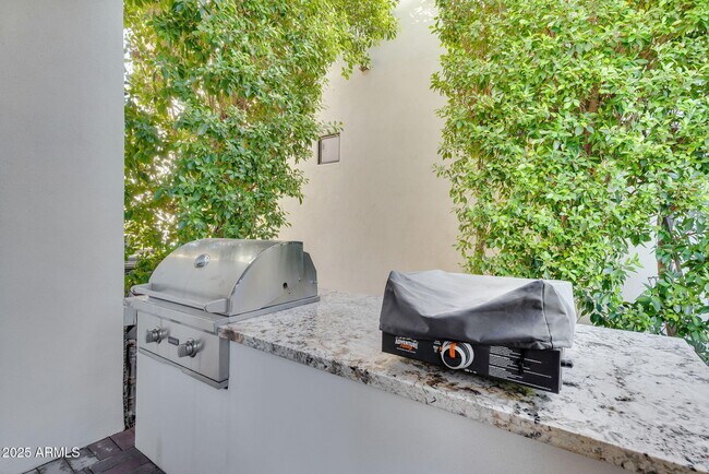 Building Photo - 3507 North 39th Pl