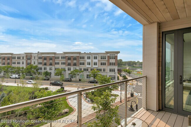 Building Photo - 601 Heck St