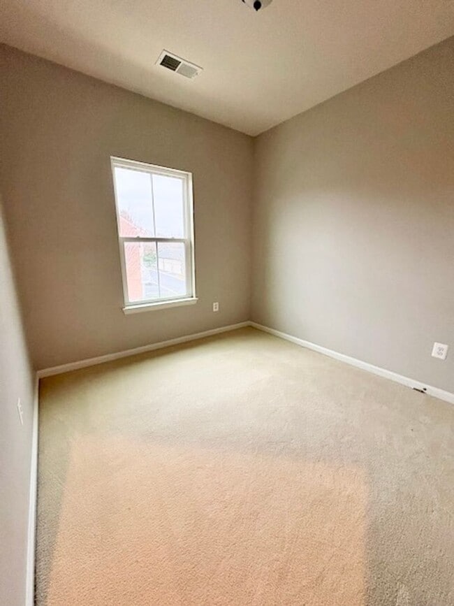 Building Photo - 3542 Spring Street S