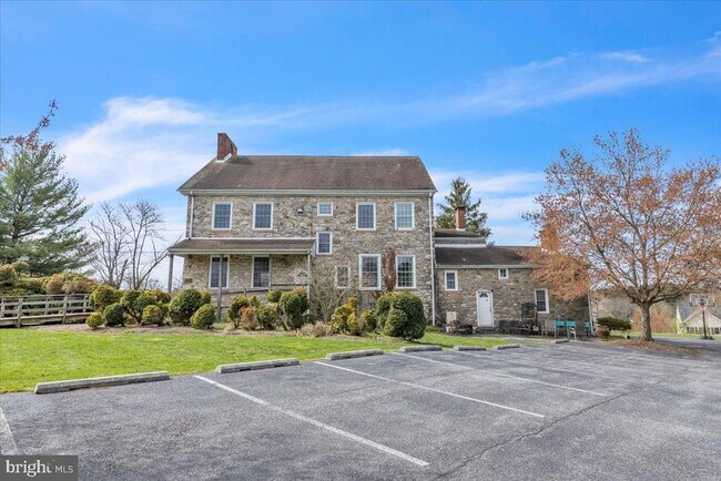 Building Photo - 2331 Mt Hebron Dr