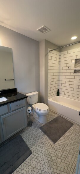 Building Photo - 5524 Bent Grass Way