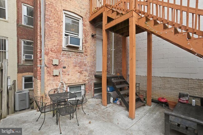 Building Photo - 1440 Fairmont St NW