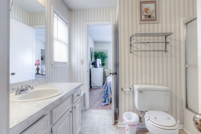 Building Photo - VINTAGE BEACHFRONT COTTAGE PERFECT FOR COZ...