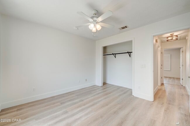 Building Photo - 307 Fan Palm Pl