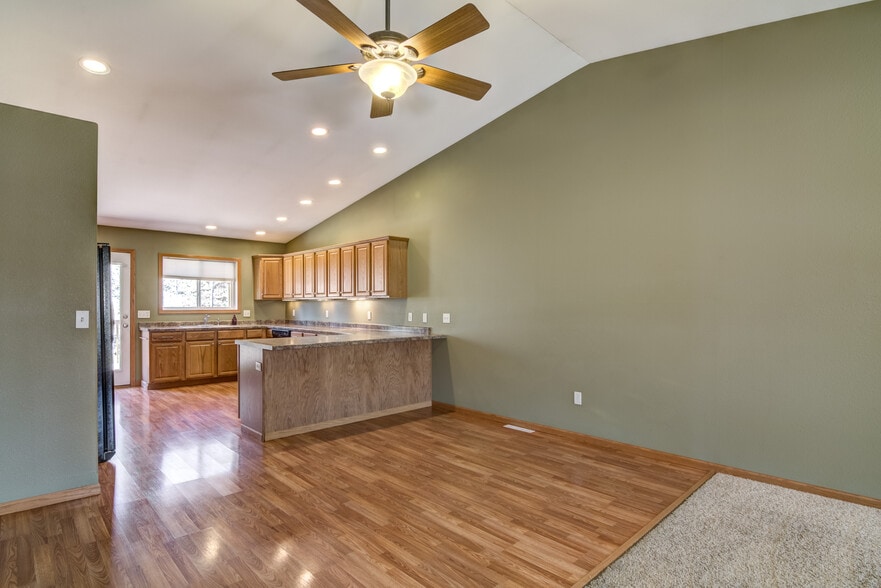 Building Photo - 3904 London Rd