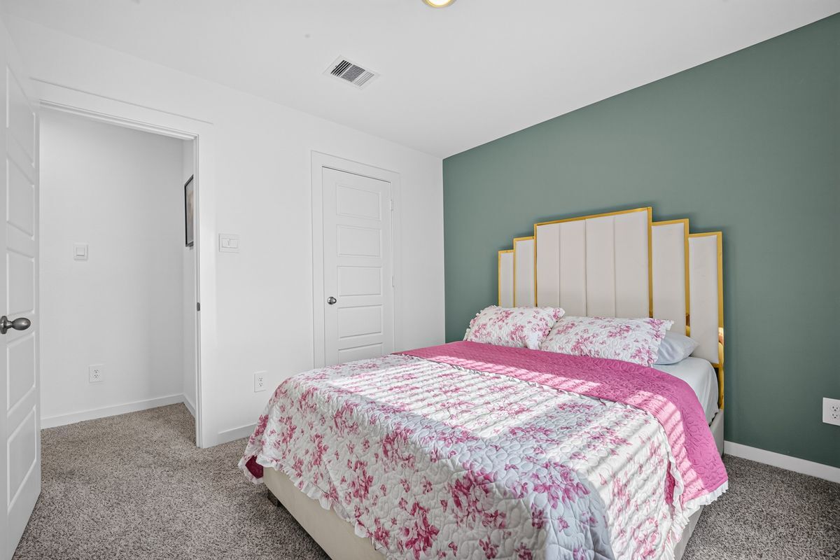 Building Photo - 10206 Penryn Frst Trl