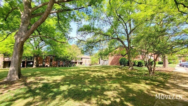 Building Photo - 5805 Nottoway Ct