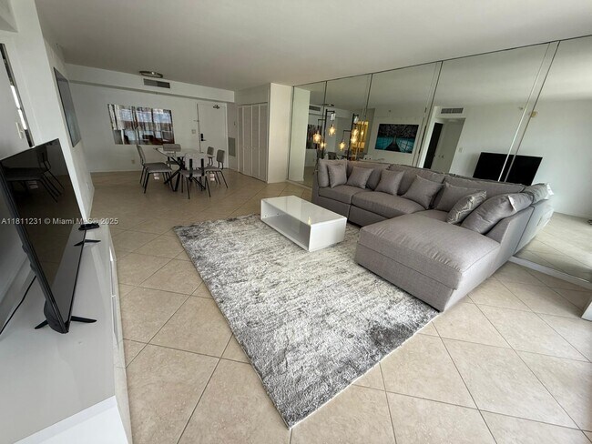 Building Photo - 9195 Collins Ave