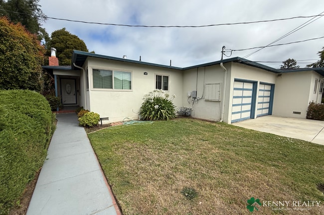 Building Photo - Remodeled 2 Bedroom Duplex with Private Ba...
