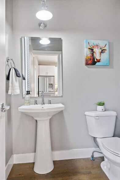 Building Photo - 425b 36th Ave N