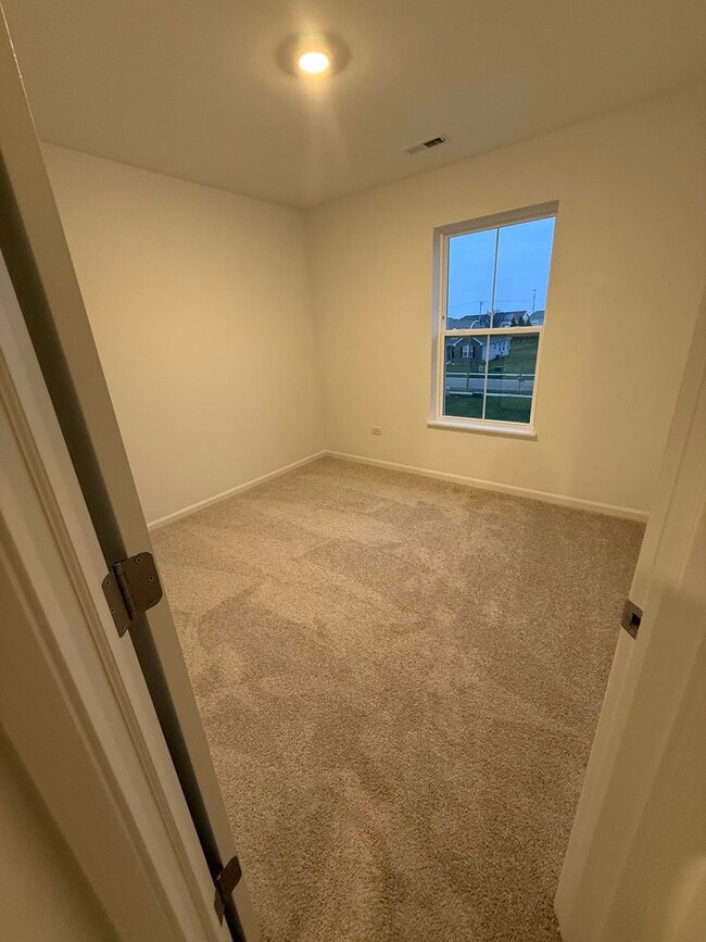 Building Photo - 14940 Dyer Ln