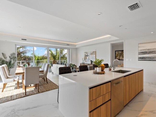 Building Photo - 1020 Sunset Point Rd