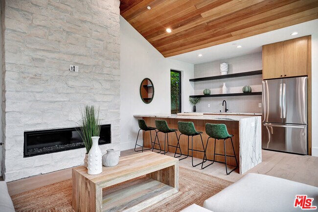 Building Photo - 15602 Morrison St