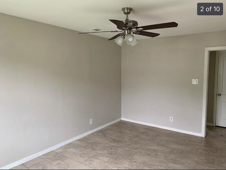 Building Photo - 4108 Fox Dr