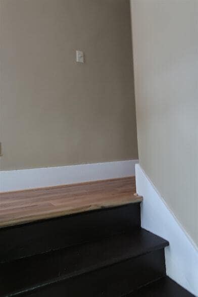 Building Photo - 5 Green St