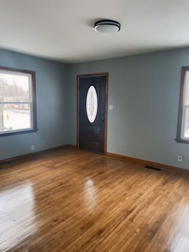 Building Photo - Charming 3-Bedroom Home with Large Yard – $1,540/month!