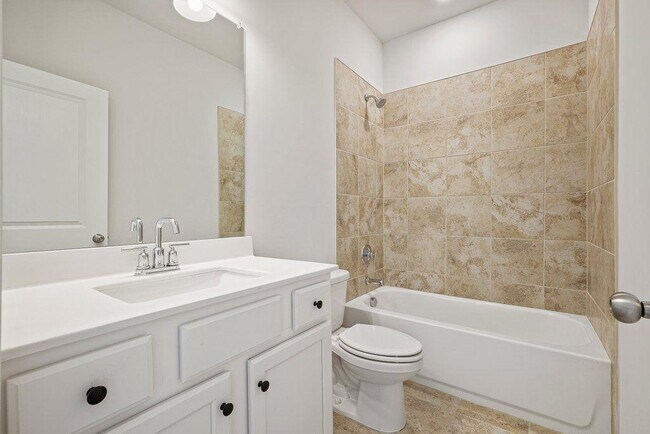 Building Photo - 4240 Hickory Pne Aly