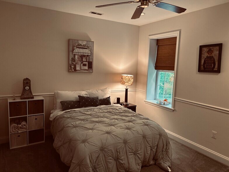 Cost and quaint bedroom that sleeps two! - 10502 Big Horn Dr