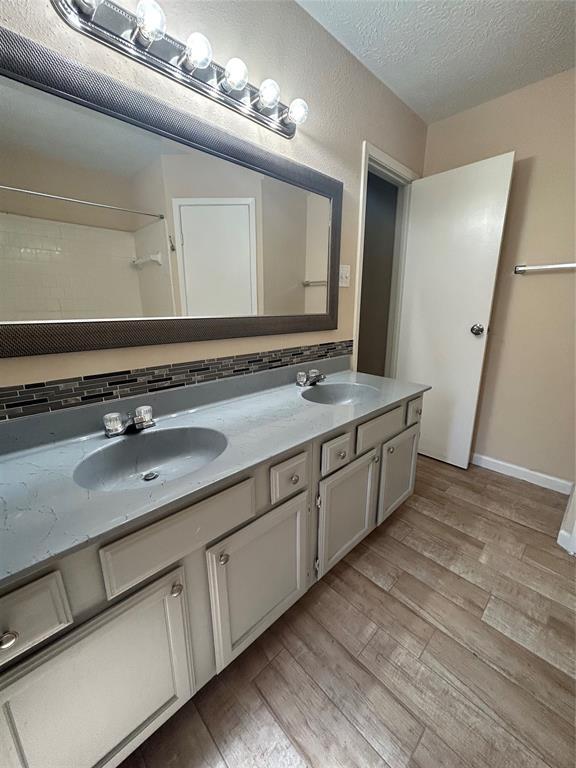Building Photo - 4929 Meadow Pl Dr